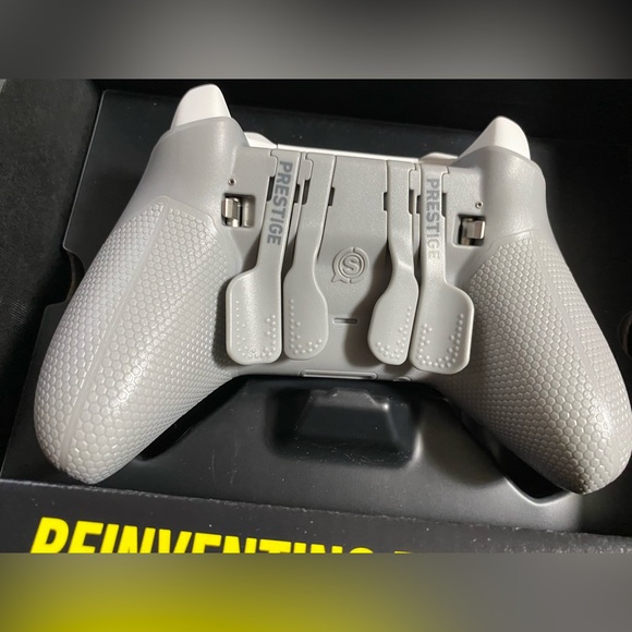 SCUF Prestige Performance Controller Xbox One, Xbox Series X|S, PC & Android - Picture 2 of 6